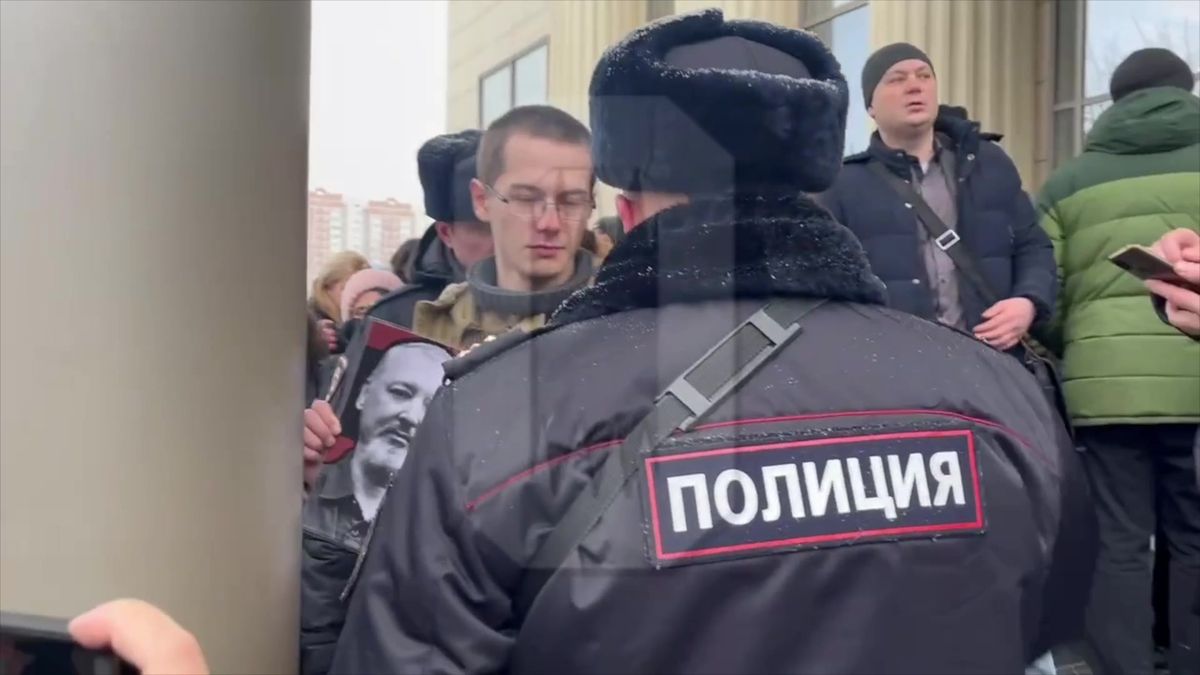 Video: Protesty v Moskvě kvůli odsouzení nacionalistického kritika Kremlu